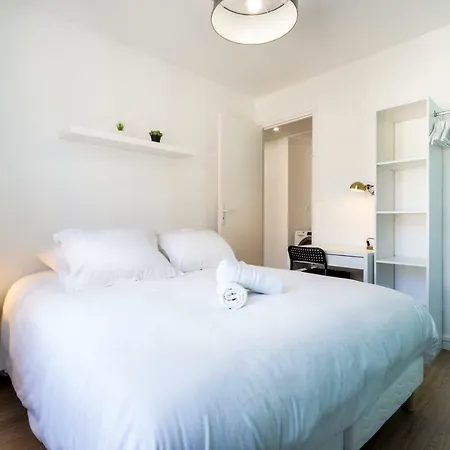 Grand 6 Pers. Ideal Pour Les Familles Couette-café